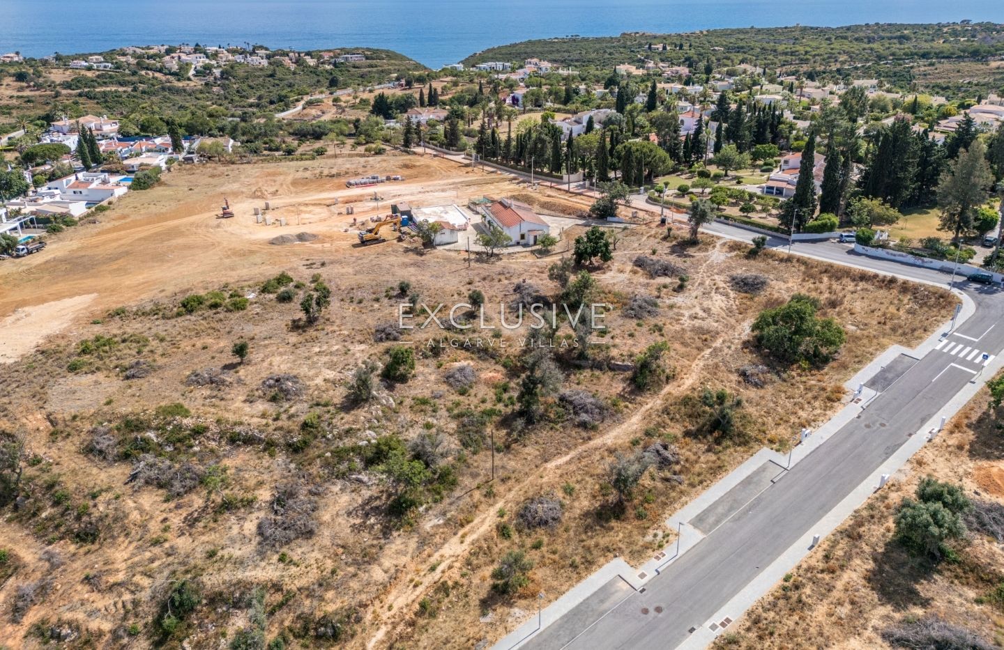 Urban plot for construction of villa near Presa da Moura, Carvoeiro