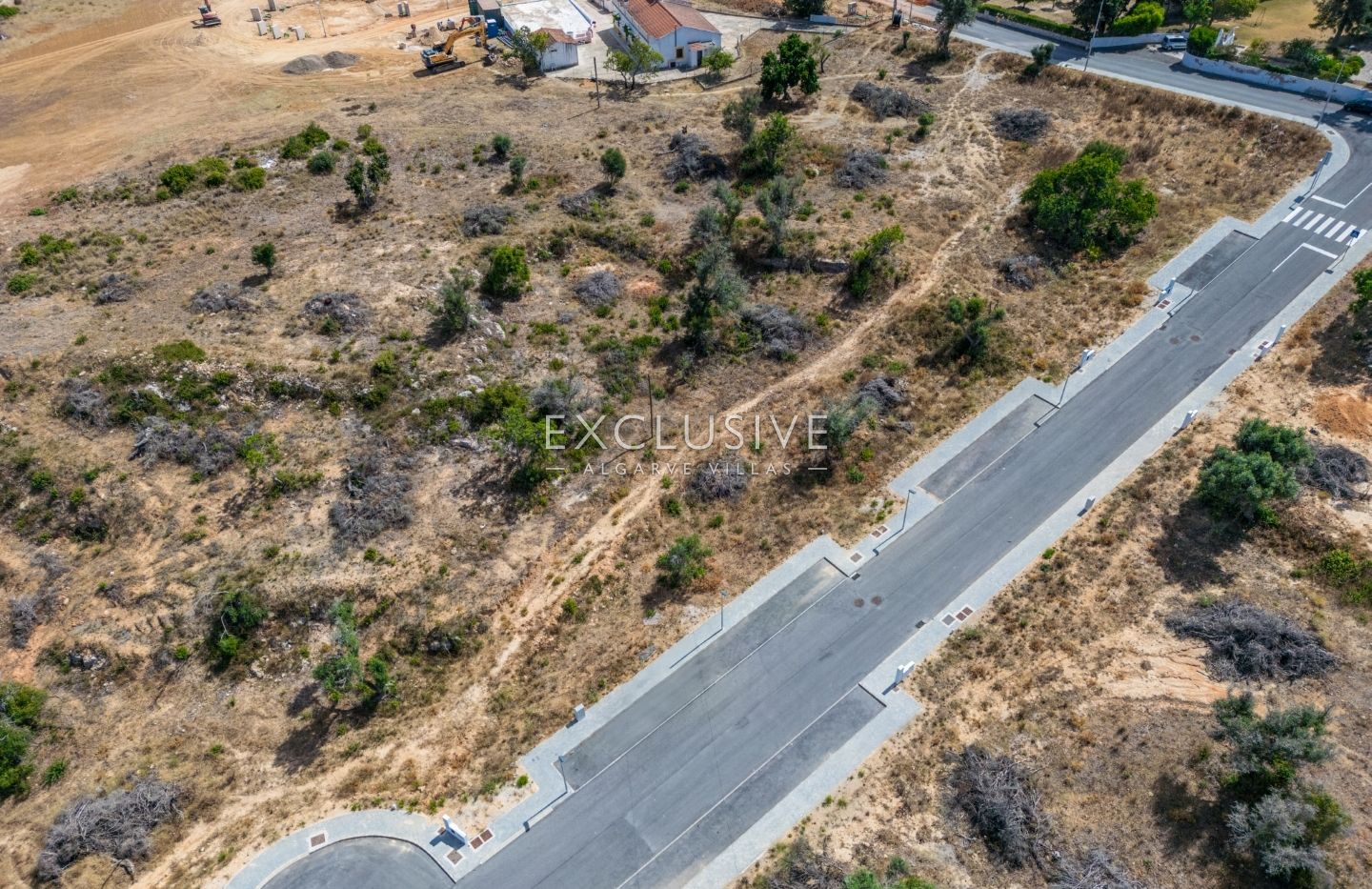 Urban plot for construction of villa near Presa da Moura, Carvoeiro