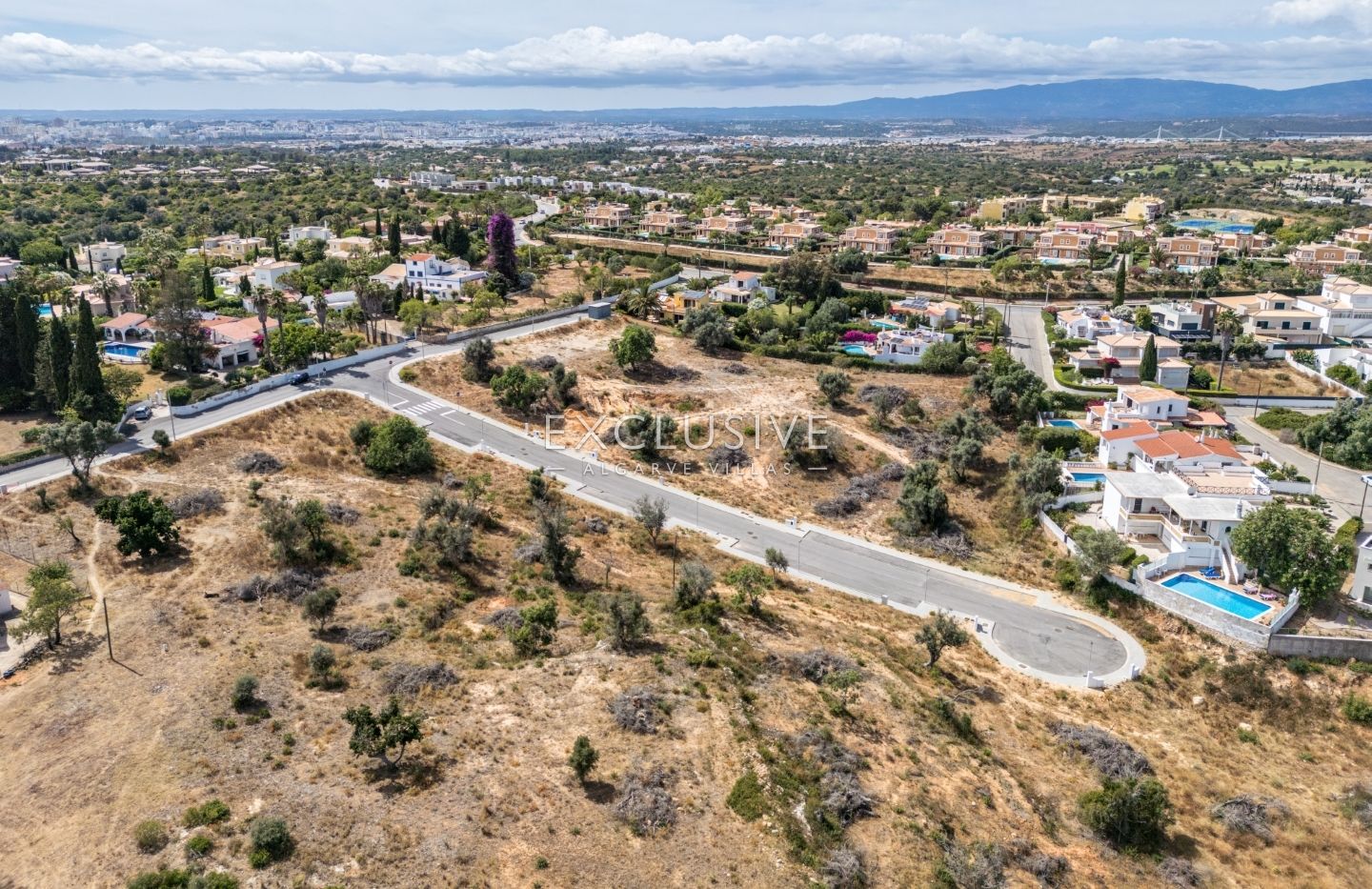 Urban plot for construction of villa near Presa da Moura, Carvoeiro
