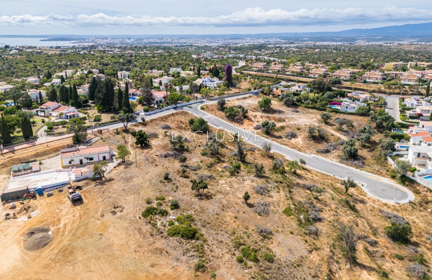 Urban plot for construction of villa near Presa da Moura, Carvoeiro