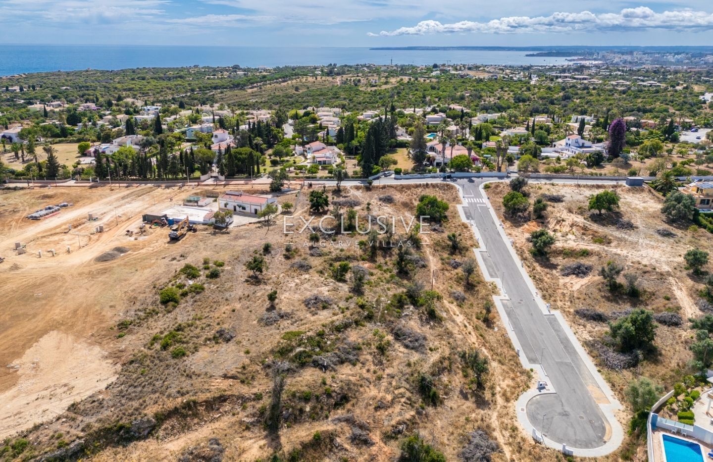 Urban plot for construction of villa near Presa da Moura, Carvoeiro