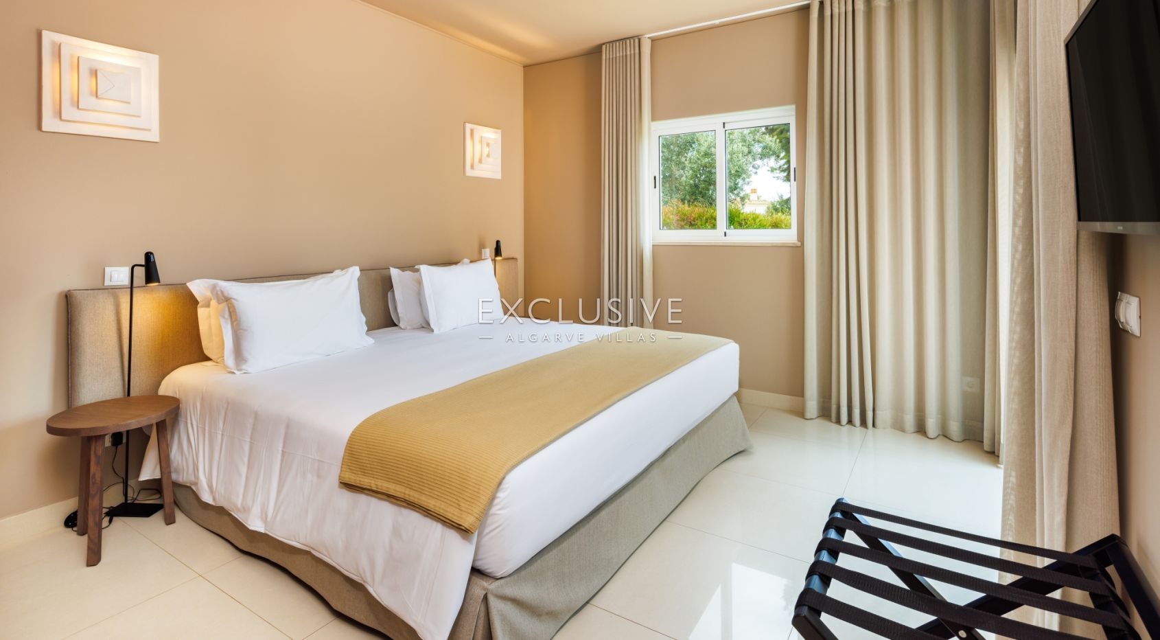 3-bedroom villas with private gardens and pools, luxury resort, Carvoeiro, Algarve