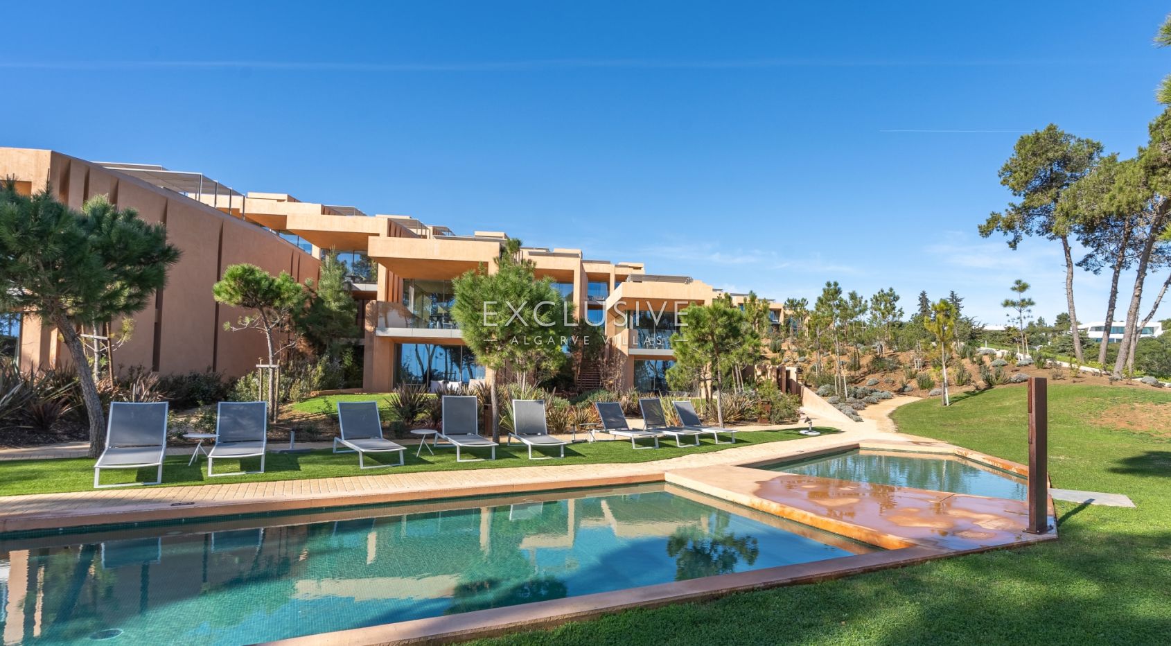 Resale, buy luxury property on Palmares golfcourse resort in Lagos