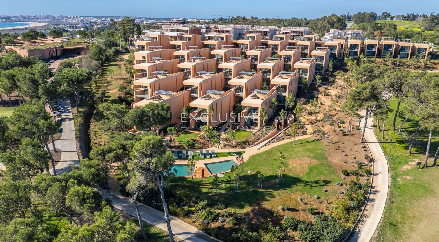 Resale, buy luxury property on Palmares golfcourse resort in Lagos