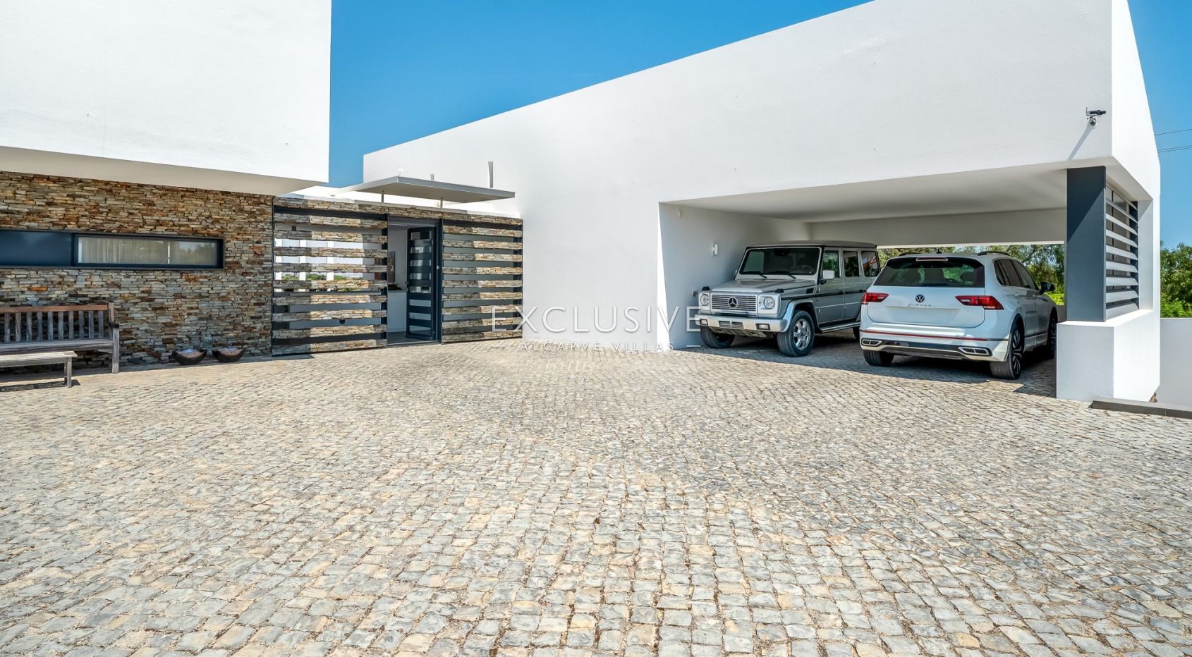 Unique designer contemporary villa in Carvoeiro with large plot and private pool near the beach