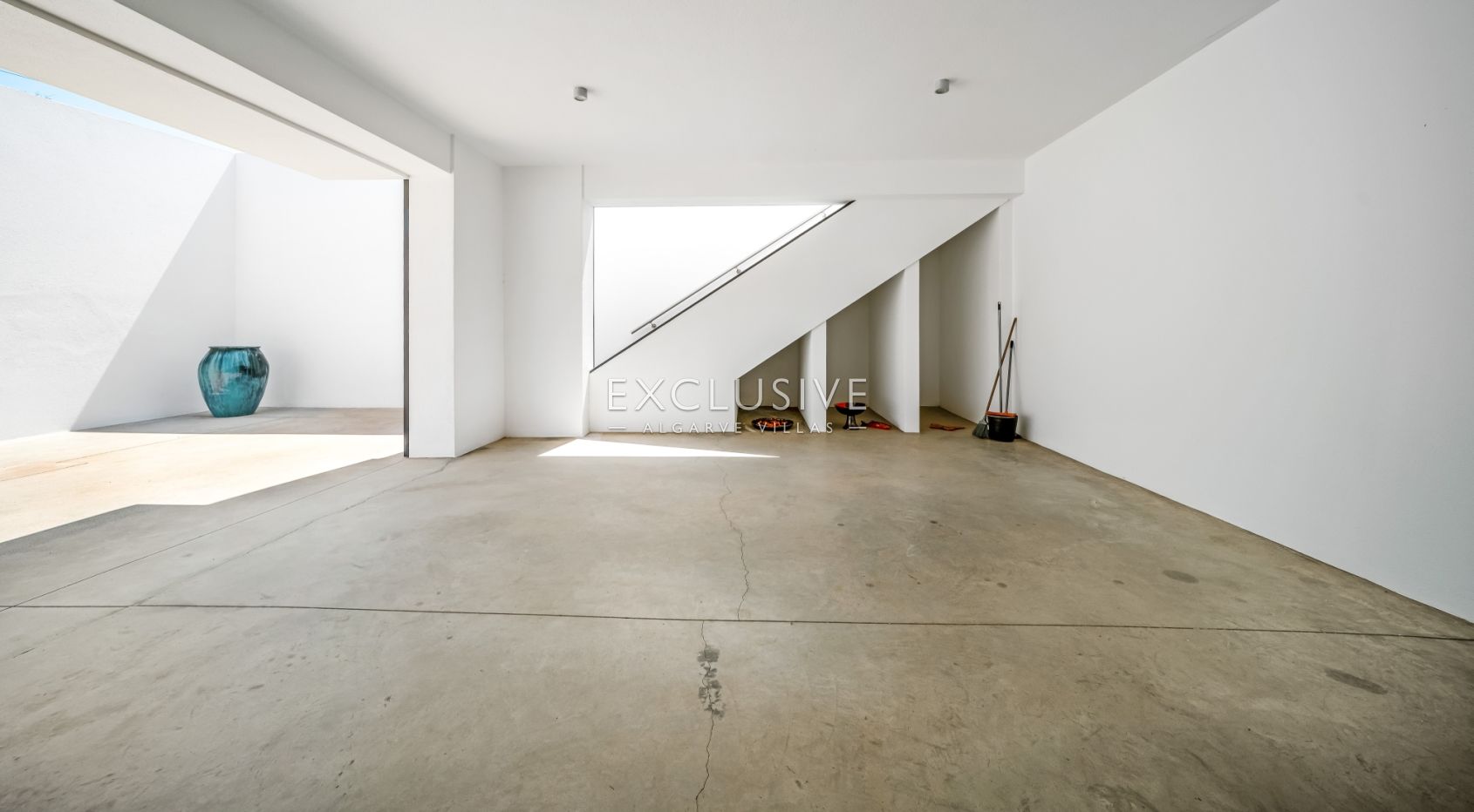 Unique designer contemporary villa in Carvoeiro with large plot and private pool near the beach