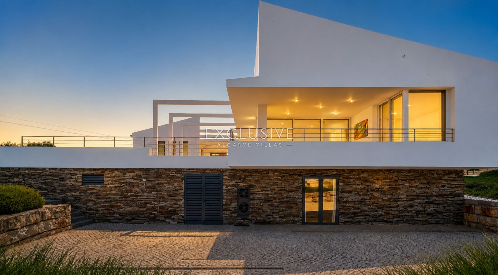 Unique designer contemporary villa in Carvoeiro with large plot and private pool near the beach