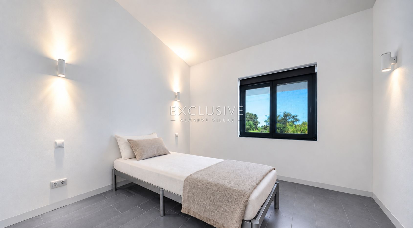 Unique designer contemporary villa in Carvoeiro with large plot and private pool near the beach