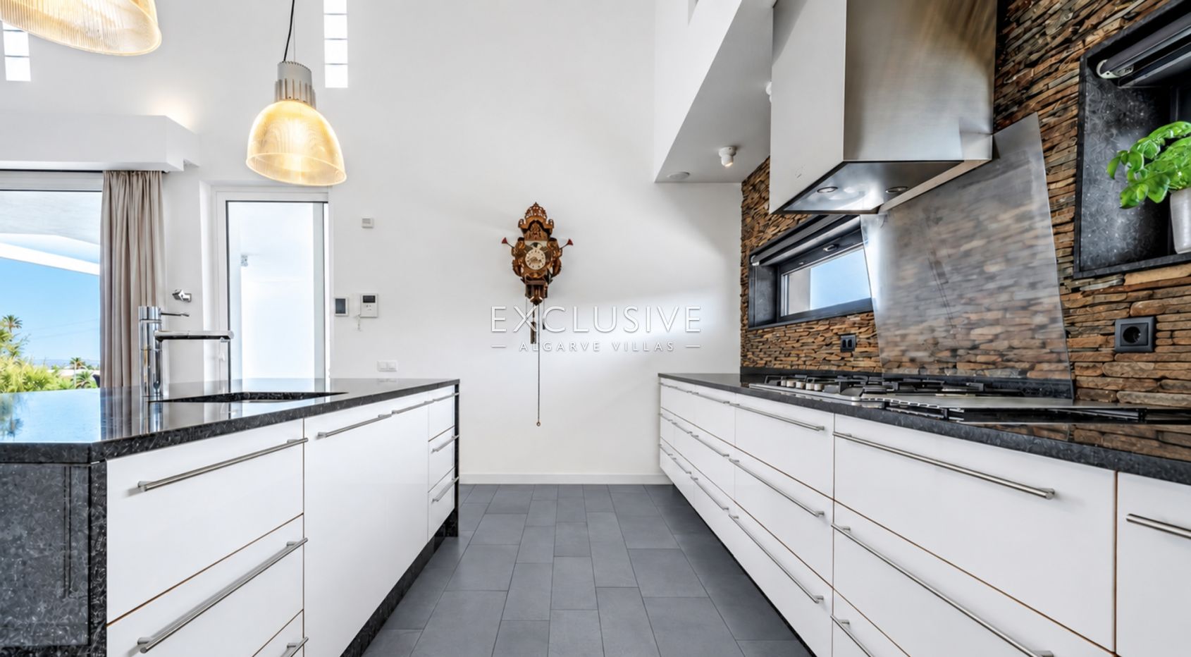 Unique designer contemporary villa in Carvoeiro with large plot and private pool near the beach