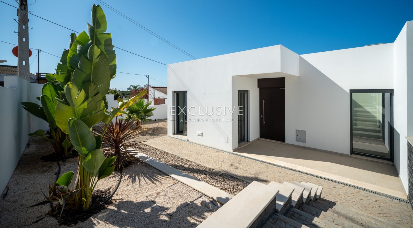 Contemporary Villa with panoramic views and Pool in Central Almancil, Algarve