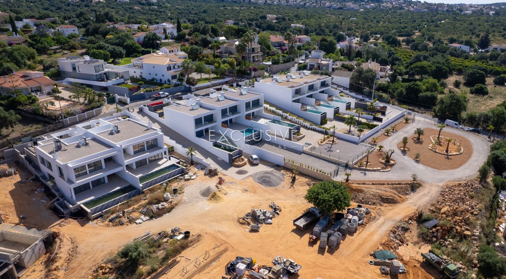 Contemporary Villa with panoramic views and Pool in Central Almancil, Algarve