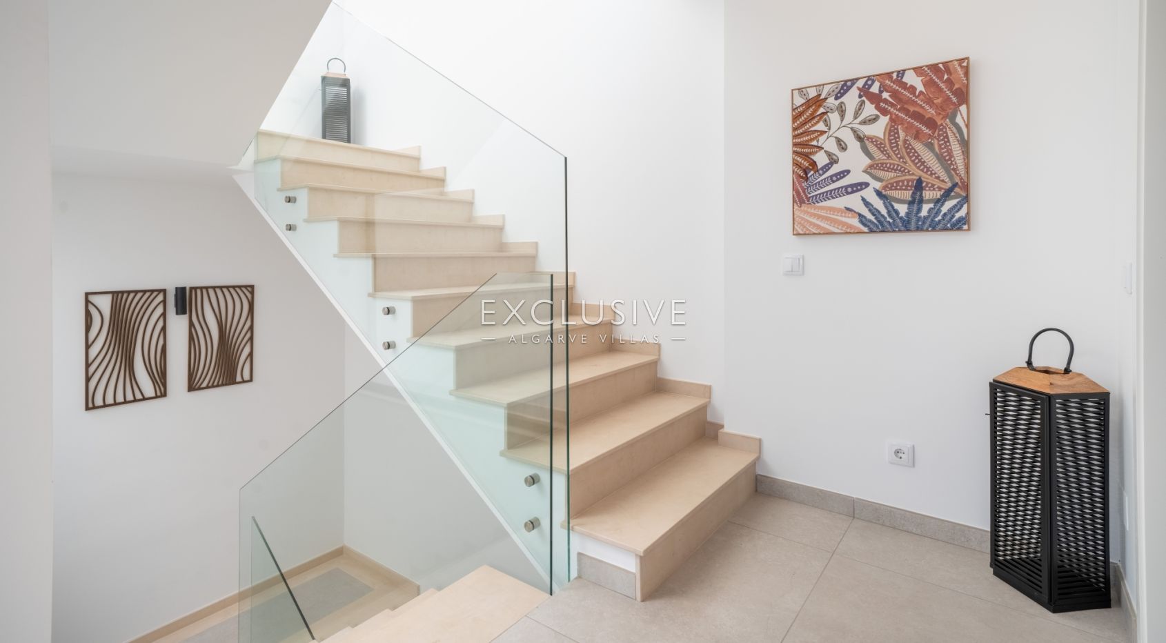 Buy a brand New Villa with Pool & Private Garden in Almancil, Central Algarve