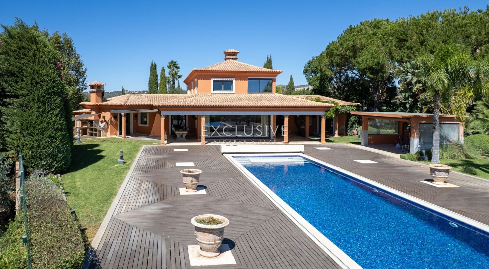 Timeless 5-Bedroom Algarve Villa with Ocean Views and Infinity Pool in Boliqueime-1