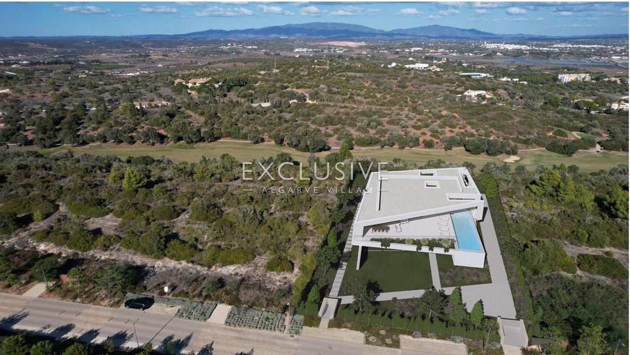 Exclusive 5000m2 Plot with Approved Luxury Villa Design in Palmares Golf Resort, Lagos