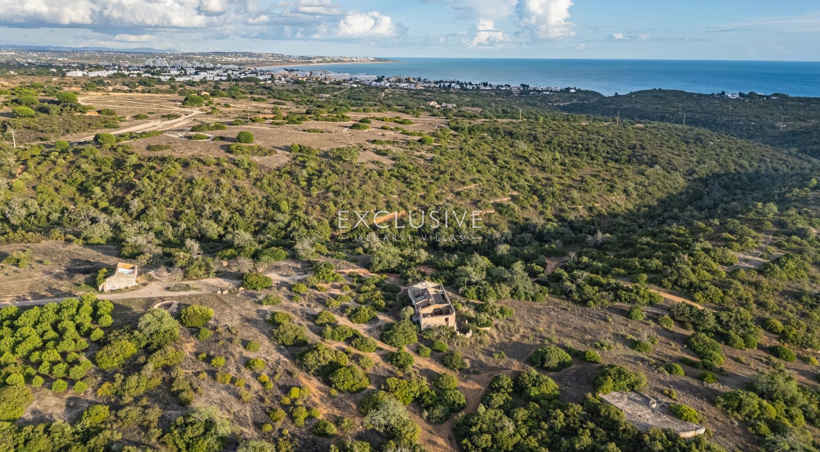 Large plot in Porches with Ruin, Algarve