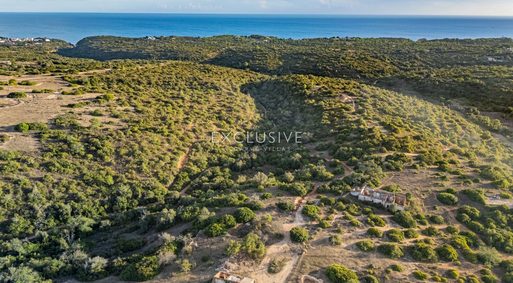 Large plot in Porches with Ruin, Algarve