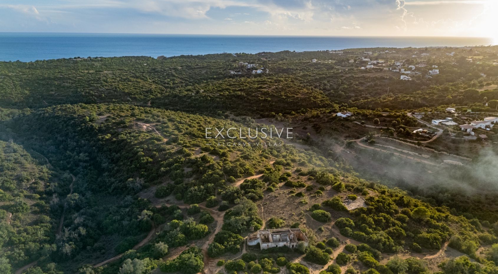Large plot in Porches with Ruin, Algarve