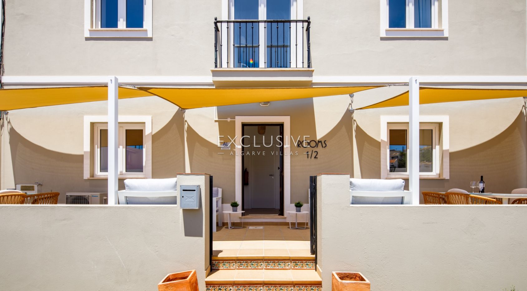 Investment opportunity - 4 beach studio apartments Praia do Carvoeiro, Algarve