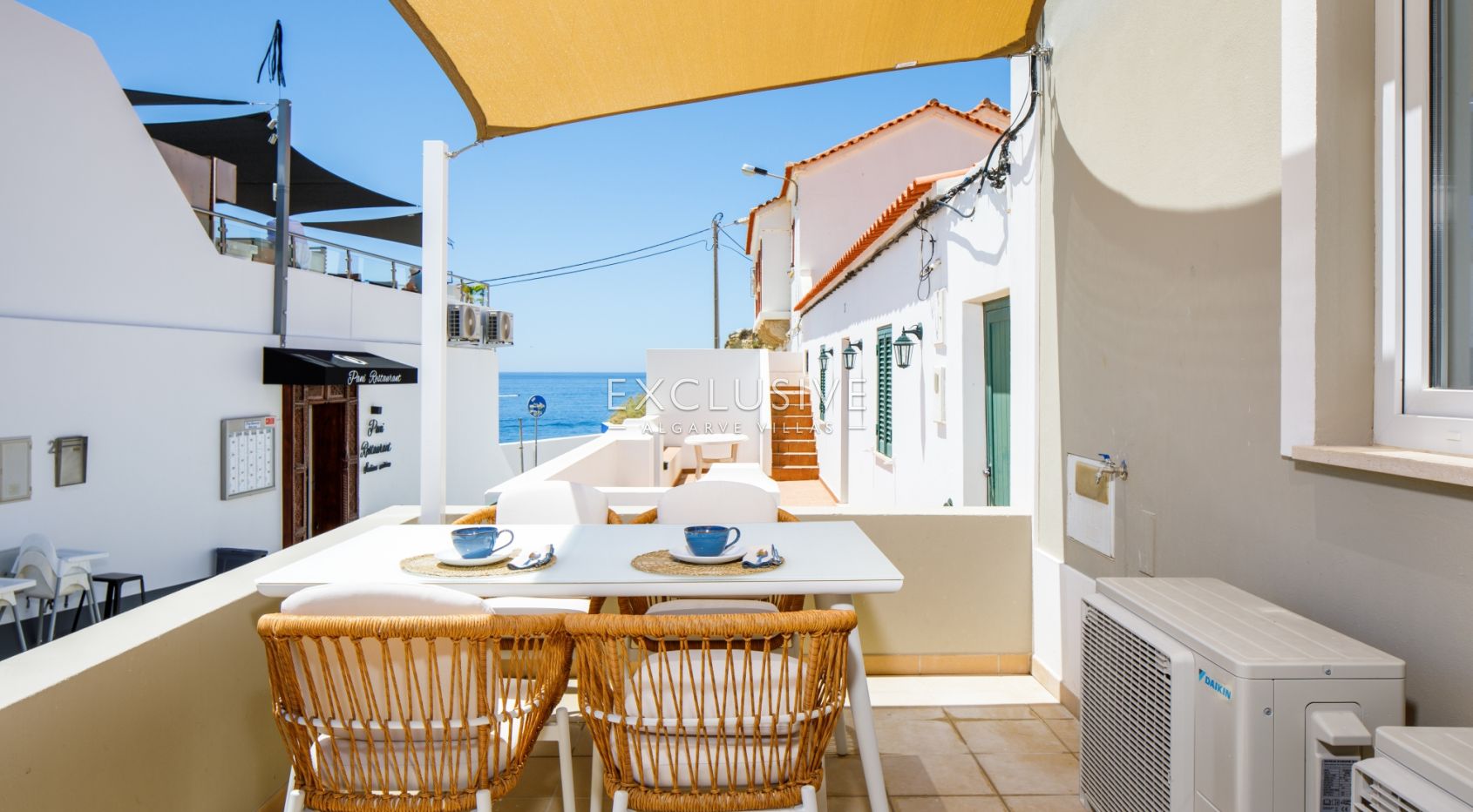 Investment opportunity - 4 beach studio apartments Praia do Carvoeiro, Algarve