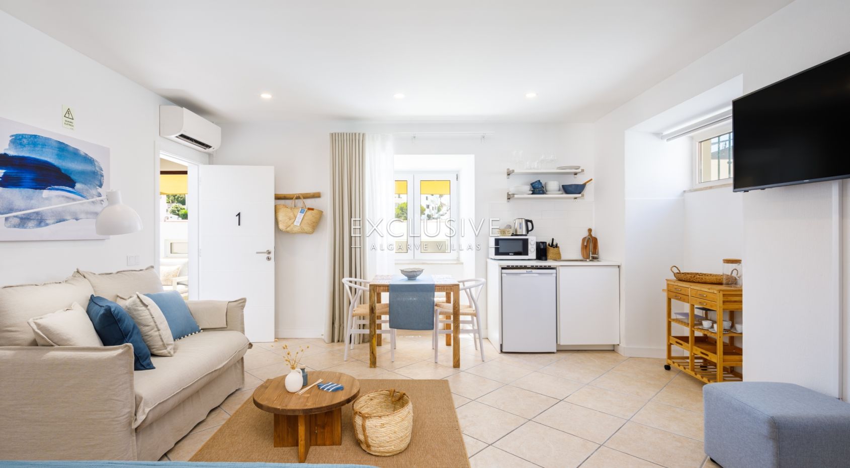 Investment opportunity - 4 beach studio apartments Praia do Carvoeiro, Algarve