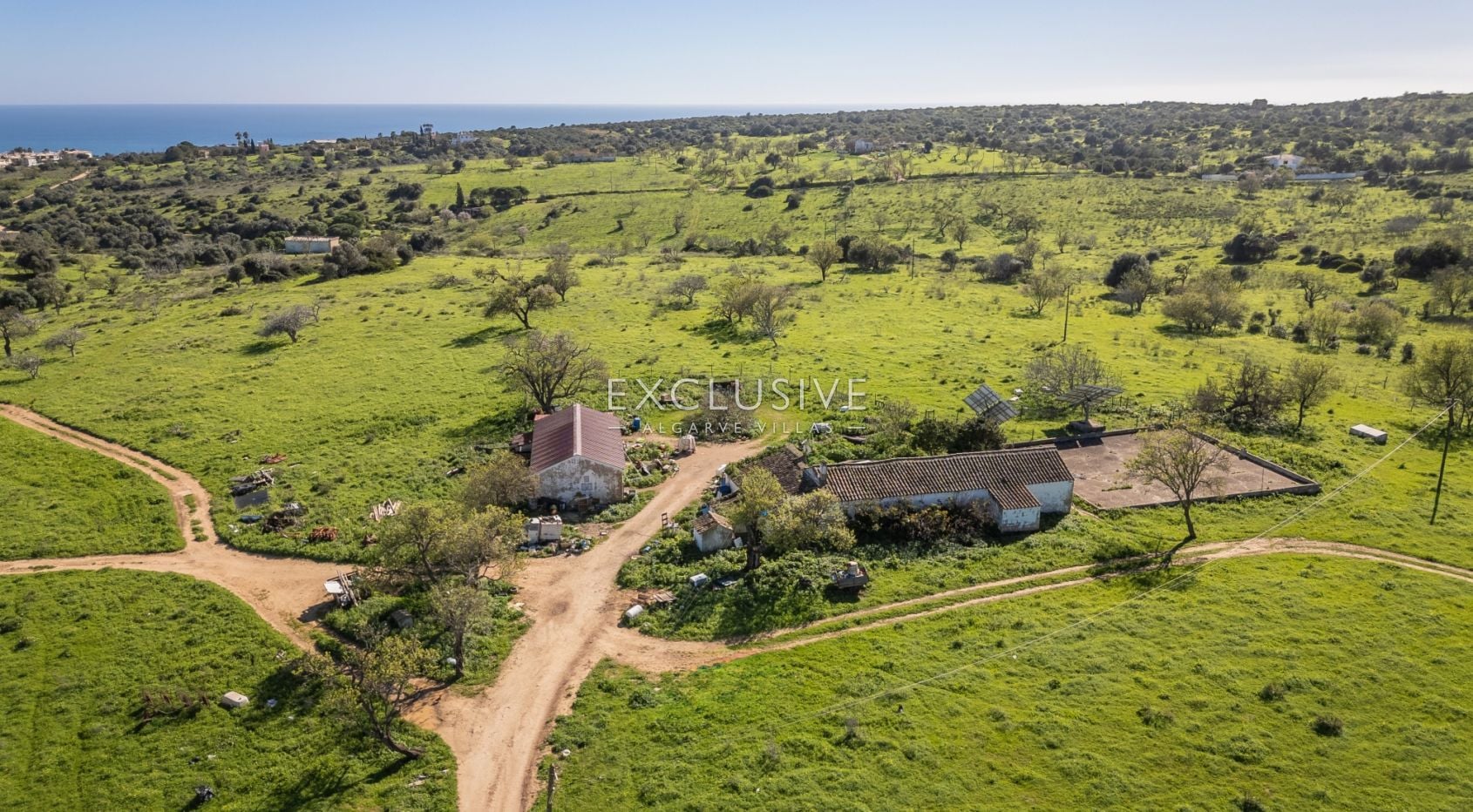 Large plot of land with potential to build and fantastic sea views, in Lagos