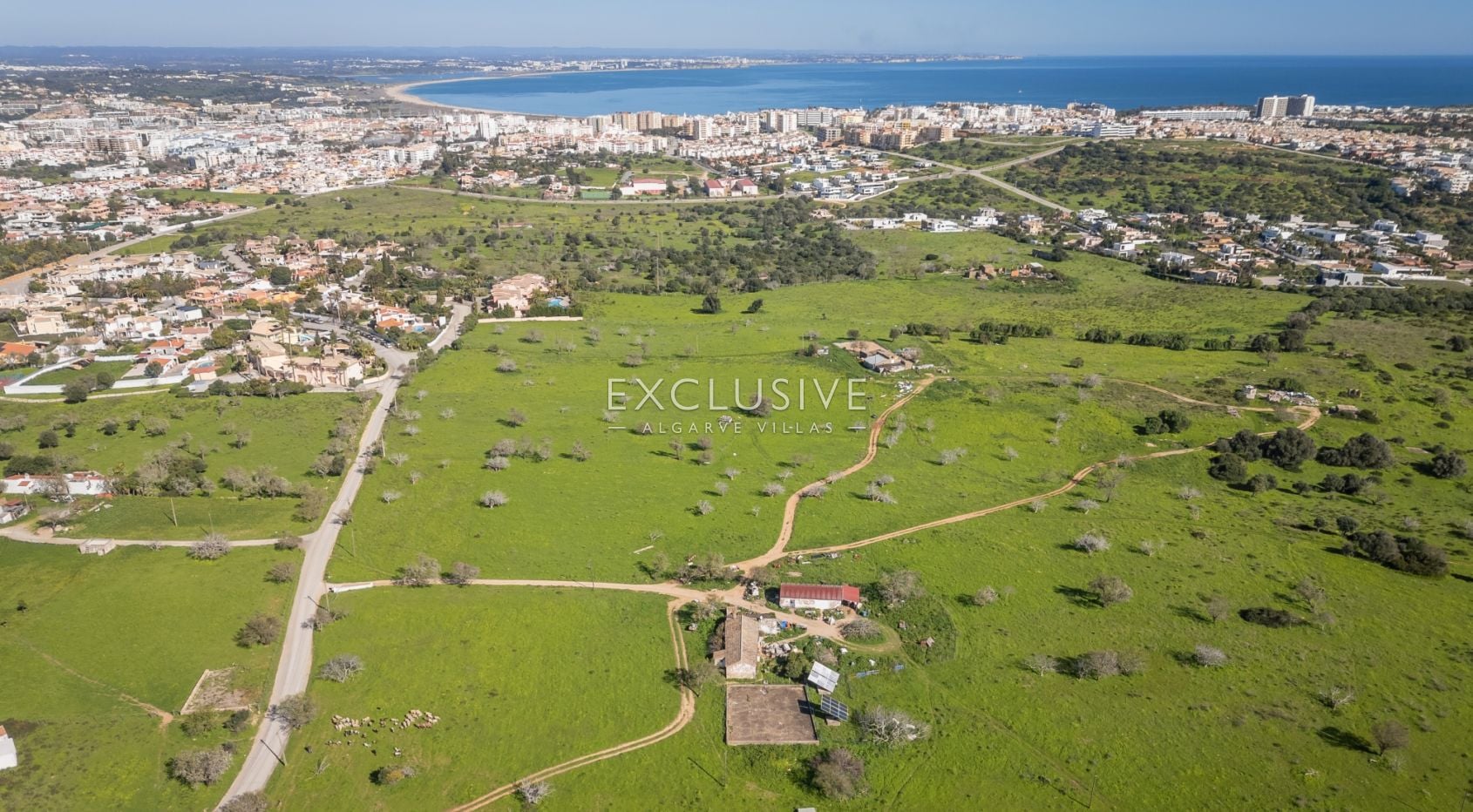 Large plot of land with potential to build and fantastic sea views, in Lagos