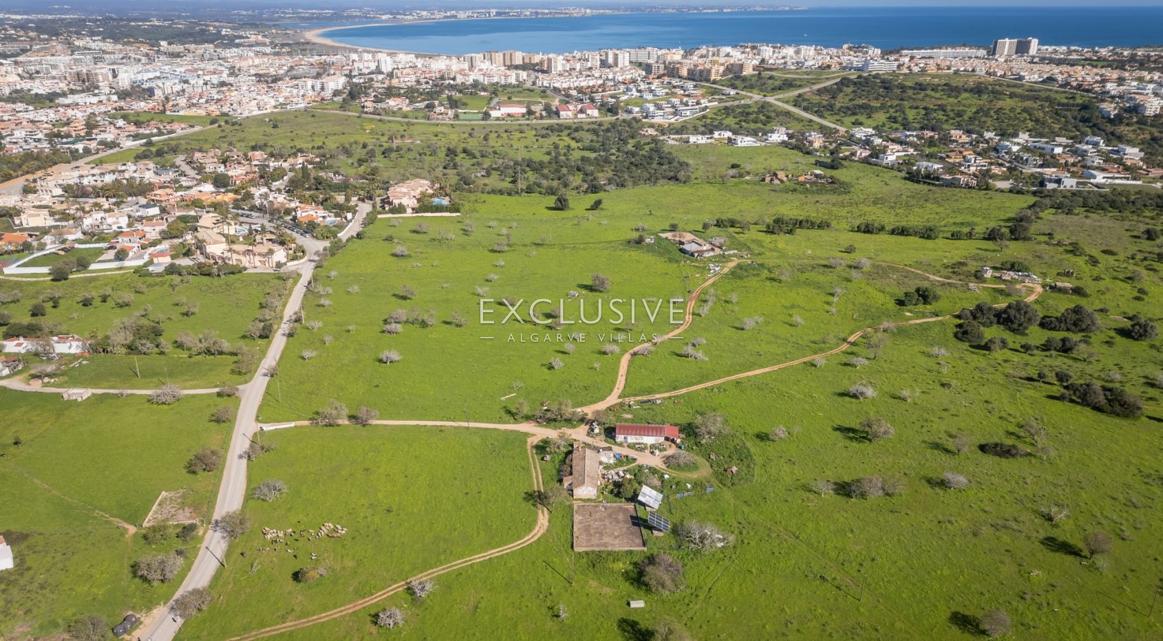 Large plot of land with potential to build and fantastic sea views, in Lagos