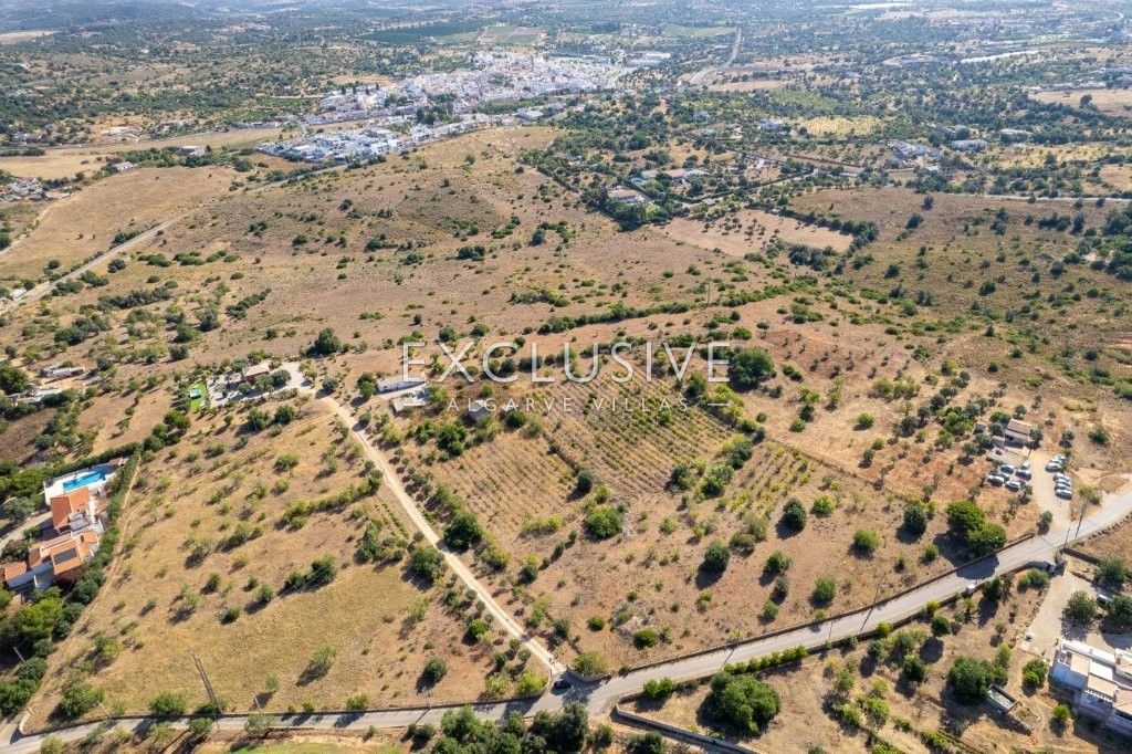 Plot of Land with ruins, sea and golf views near the golf in Lagoa, Algarve