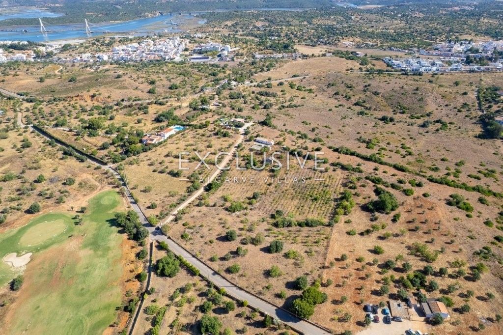 Plot of Land with ruins, sea and golf views near the golf in Lagoa, Algarve