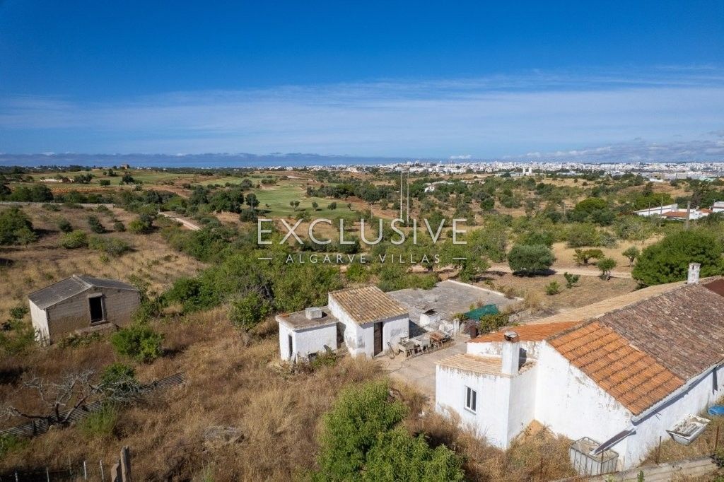 Plot of Land with ruins, sea and golf views near the golf in Lagoa, Algarve