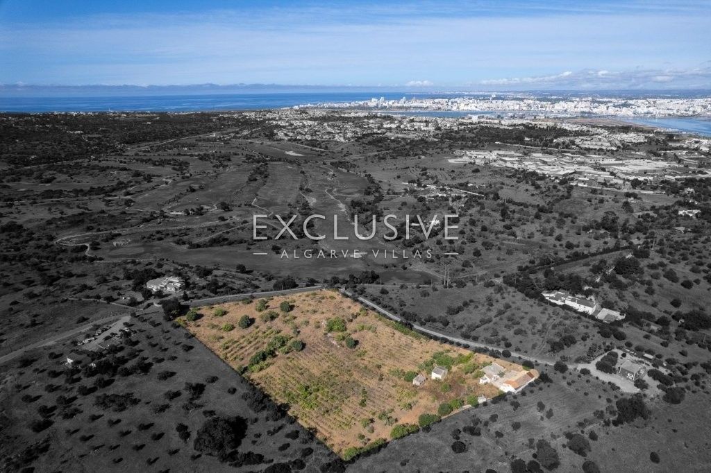 Plot of Land with ruins, sea and golf views near the golf in Lagoa, Algarve