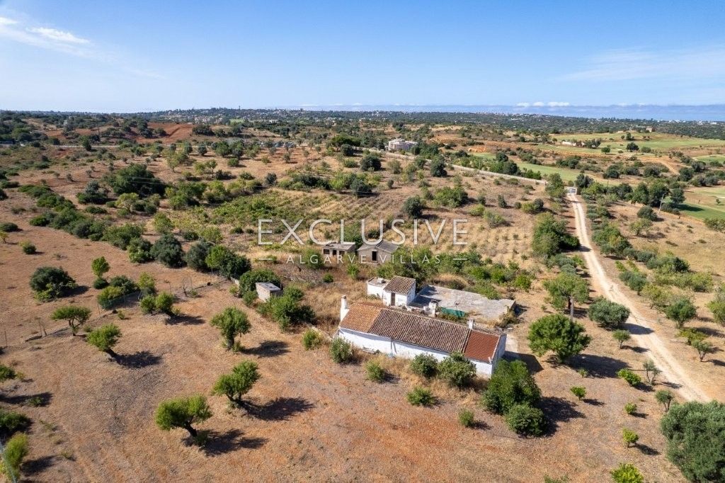 Plot of Land with ruins, sea and golf views near the golf in Lagoa, Algarve
