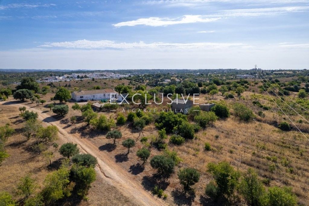 Plot of Land with ruins, sea and golf views near the golf in Lagoa, Algarve