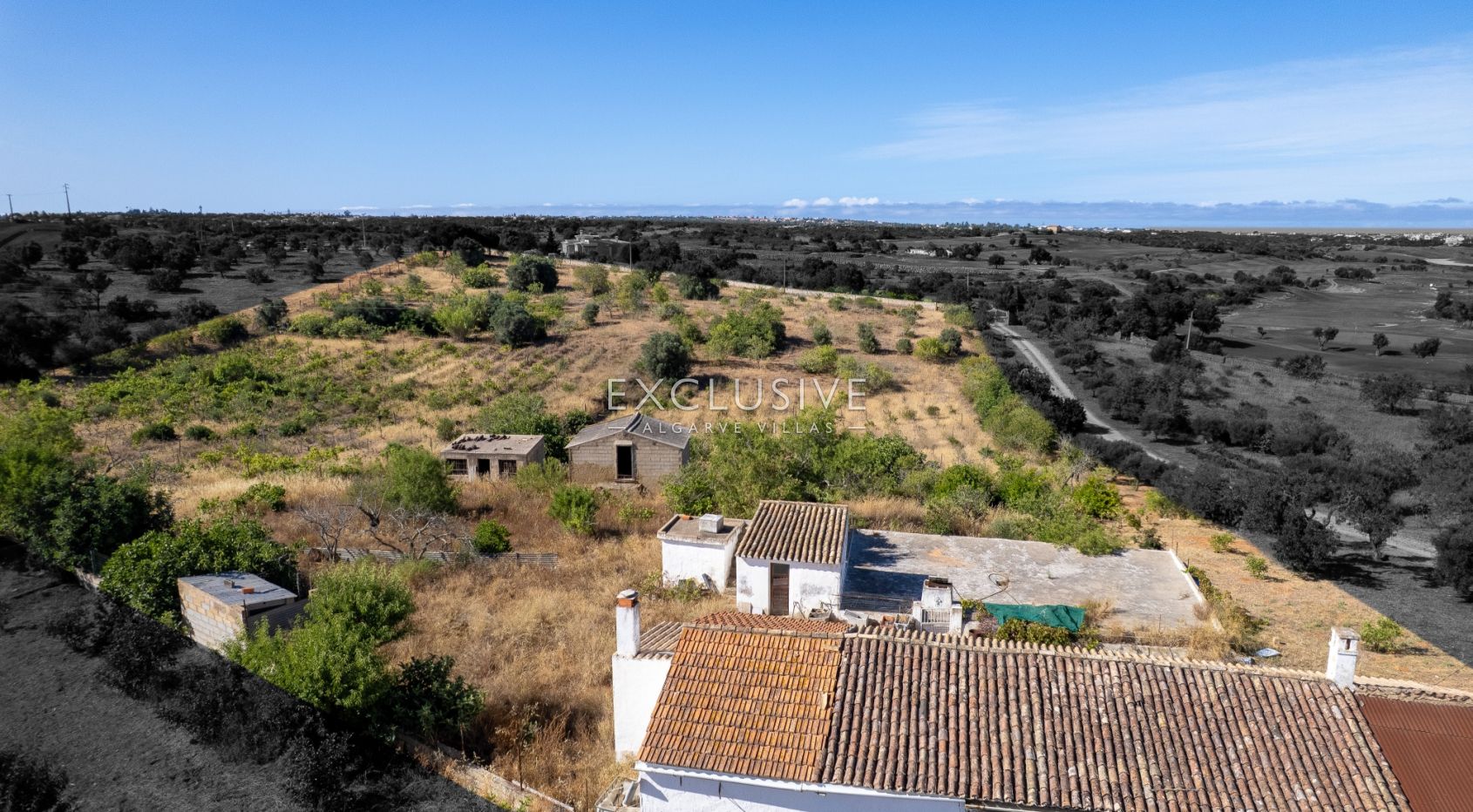 Plot of Land with ruins, sea and golf views near the golf in Lagoa, Algarve