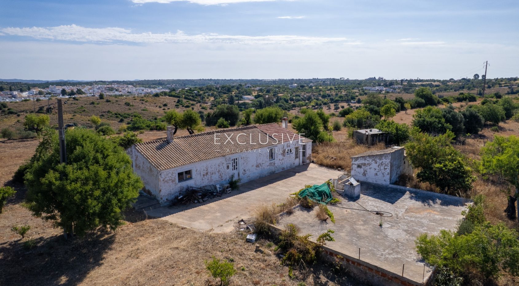 Plot of Land with ruins, sea and golf views near the golf in Lagoa, Algarve