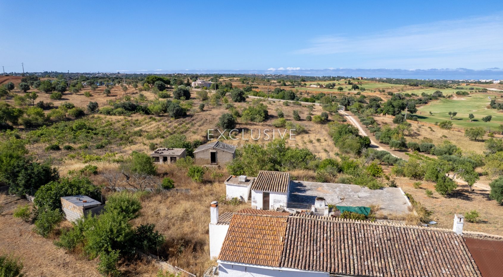 Plot of Land with ruins, sea and golf views near the golf in Lagoa, Algarve