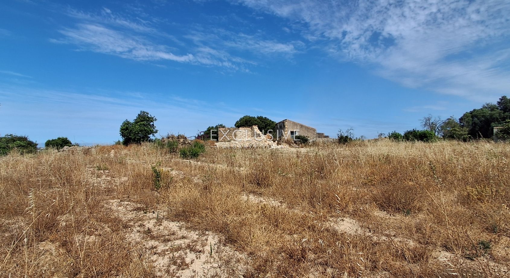 4 parcels of land with 2 Ruins, for construction of 2 properties with Seaviews Albufeira