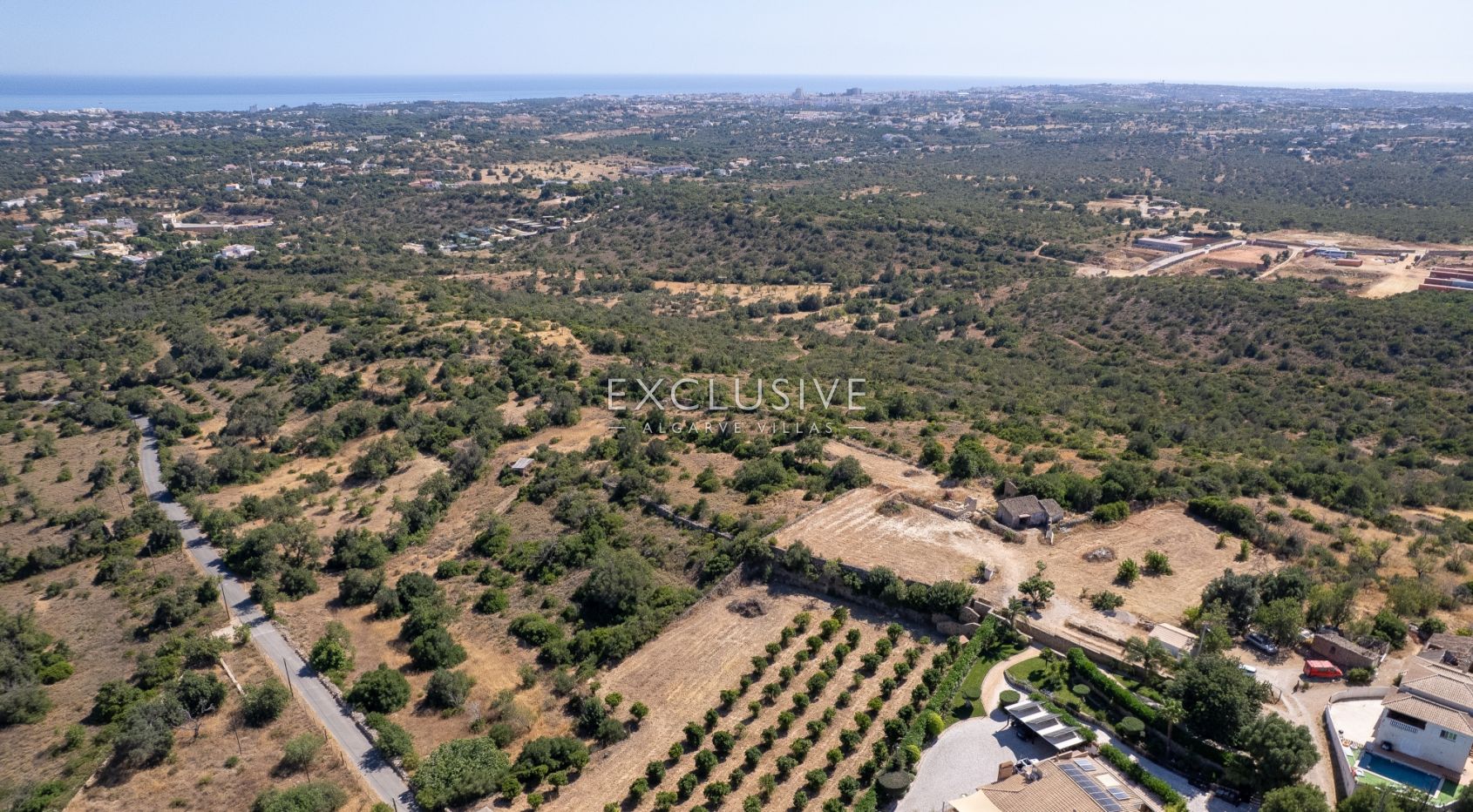 4 parcels of land with 2 Ruins, for construction of 2 properties with Seaviews Albufeira