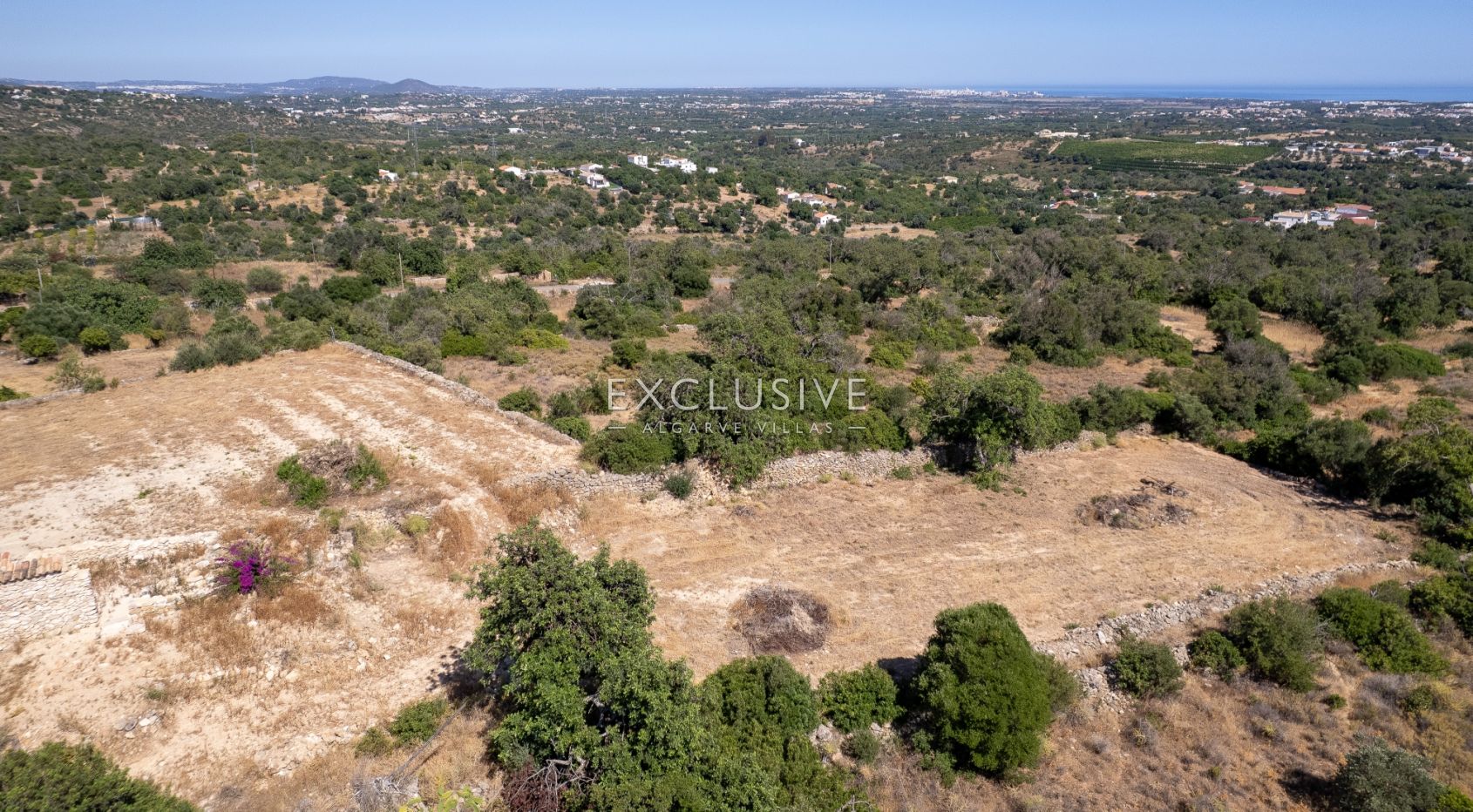 4 parcels of land with 2 Ruins, for construction of 2 properties with Seaviews Albufeira