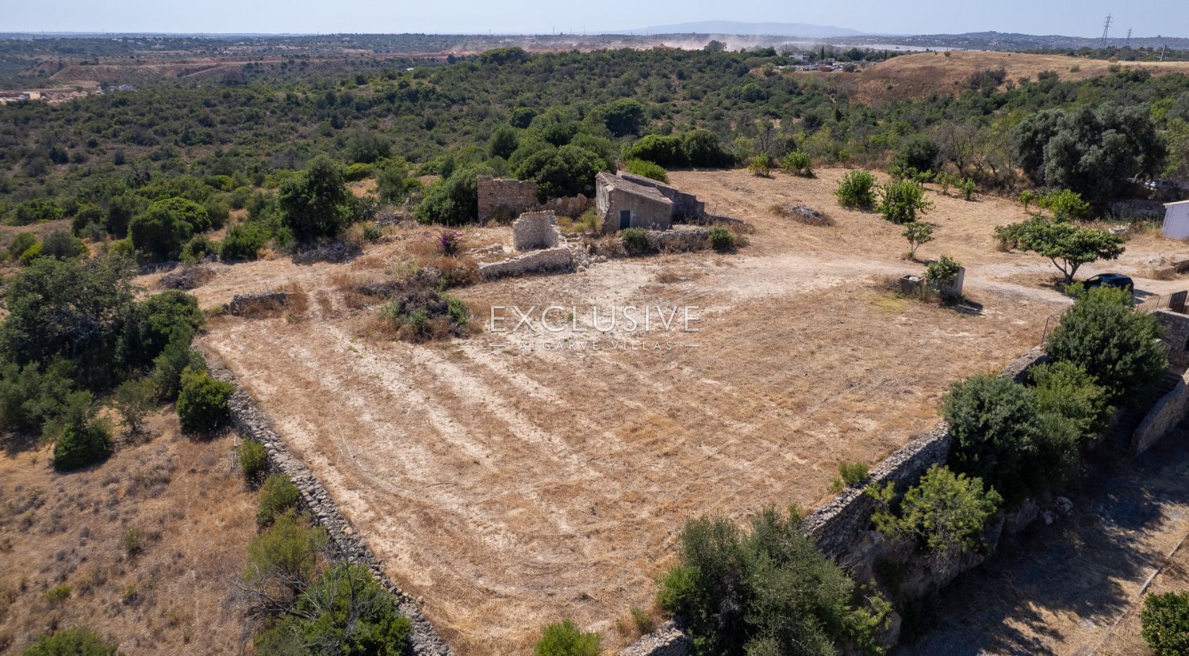 4 parcels of land with 2 Ruins, for construction of 2 properties with Seaviews Albufeira