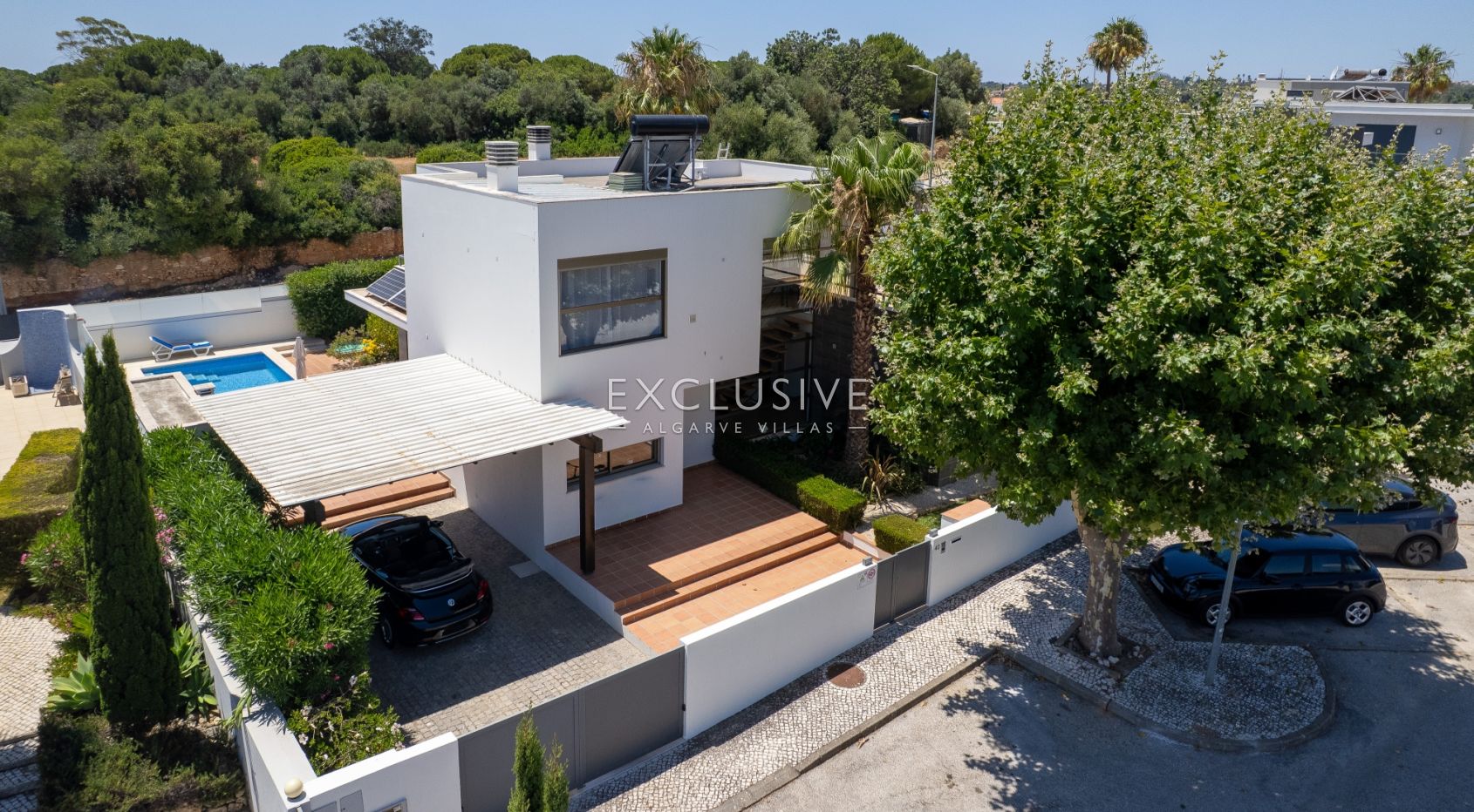 Modern 4-Bedroom Villa with Pool, beach & golf nearby, Alcantarilha, Algarve