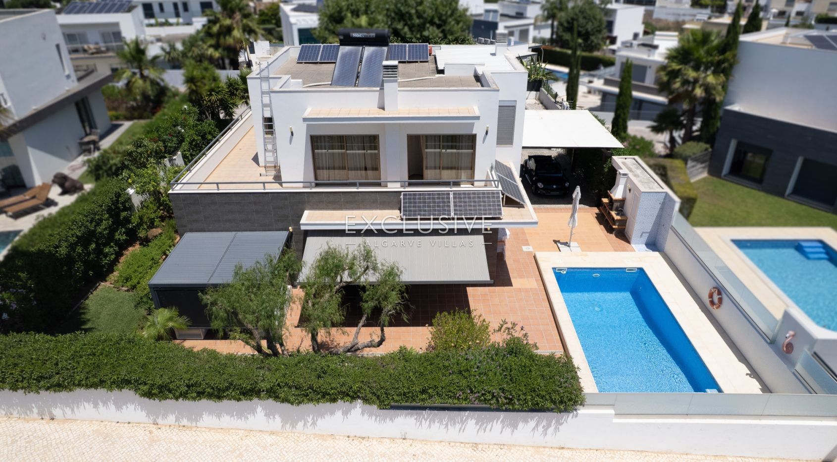 Modern 4-Bedroom Villa with Pool, beach & golf nearby, Alcantarilha, Algarve