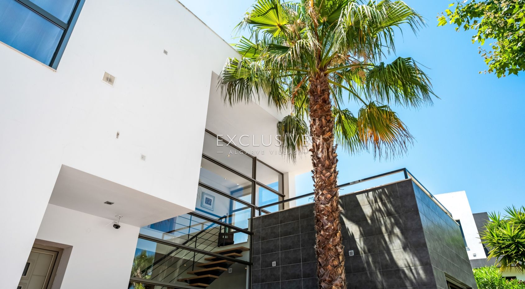 Modern 4-Bedroom Villa with Pool, beach & golf nearby, Alcantarilha, Algarve