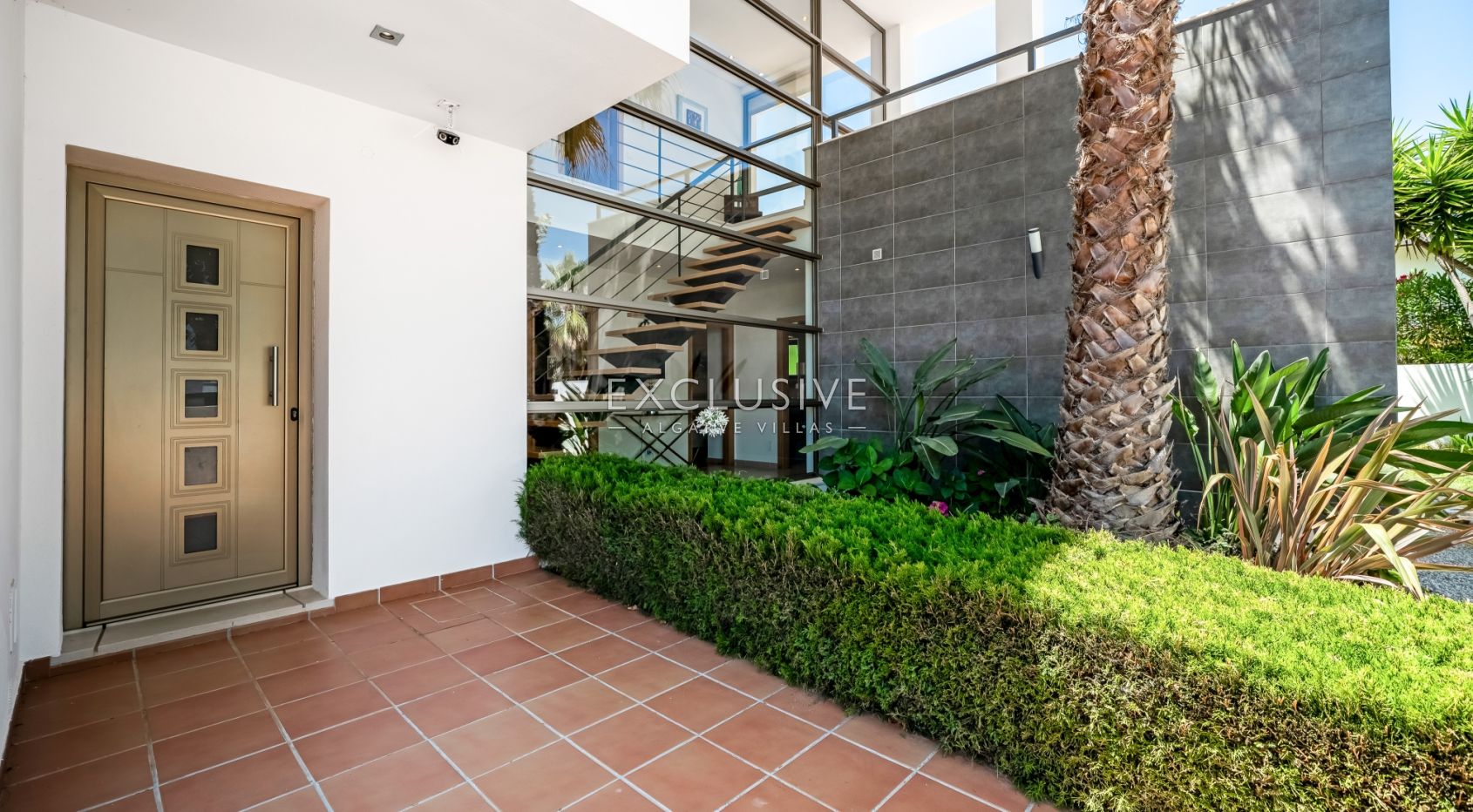 Modern 4-Bedroom Villa with Pool, beach & golf nearby, Alcantarilha, Algarve