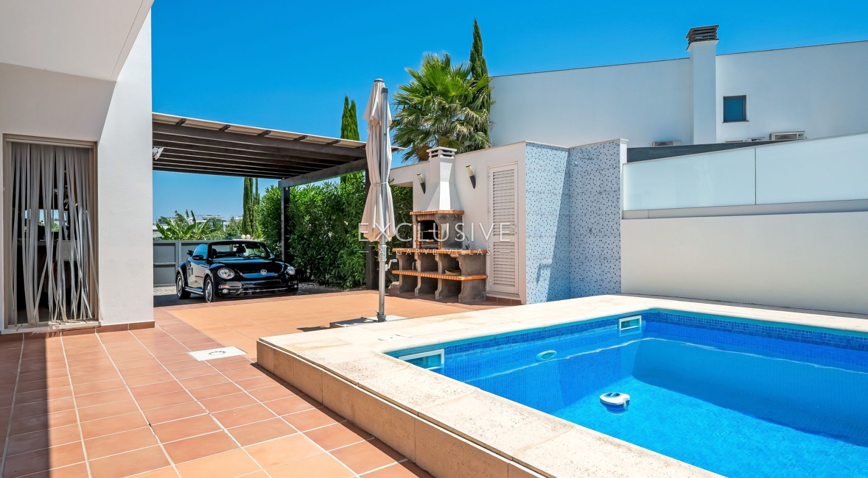Modern 4-Bedroom Villa with Pool, beach & golf nearby, Alcantarilha, Algarve