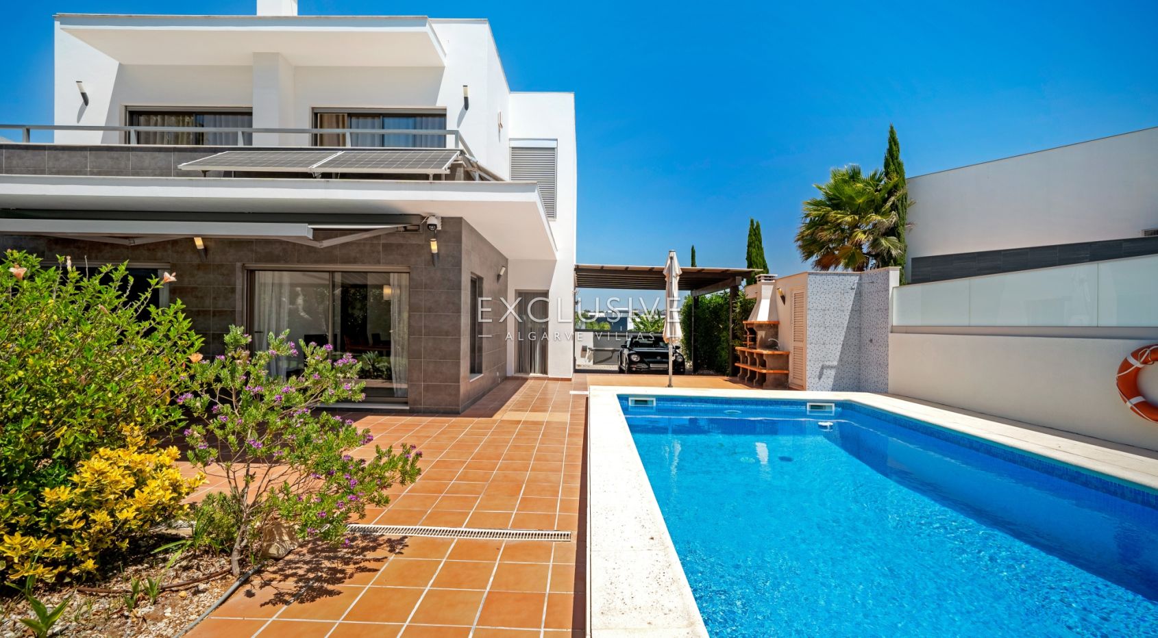 Modern 4-Bedroom Villa with Pool, beach & golf nearby, Alcantarilha, Algarve