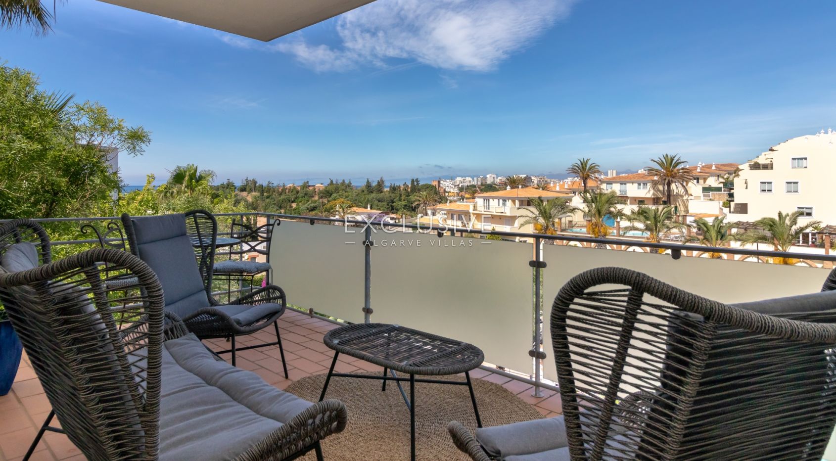 3 bedroom apartment in Ferragudo, Algarve