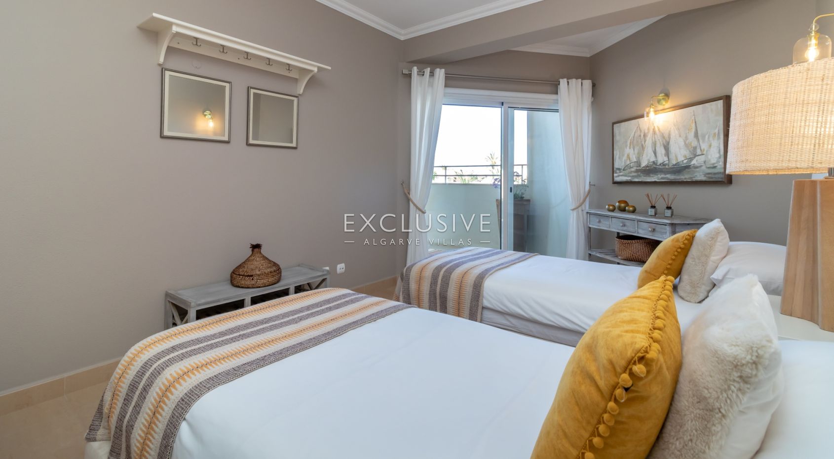 3 bedroom apartment in Ferragudo, Algarve