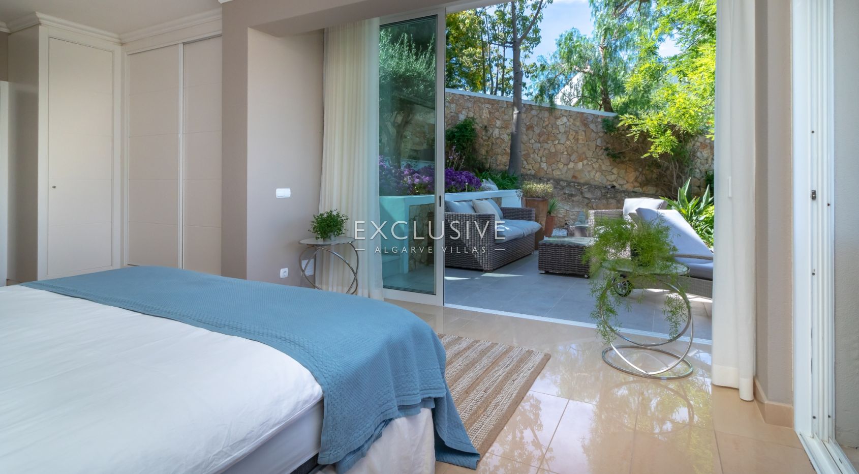 3 bedroom apartment in Ferragudo, Algarve