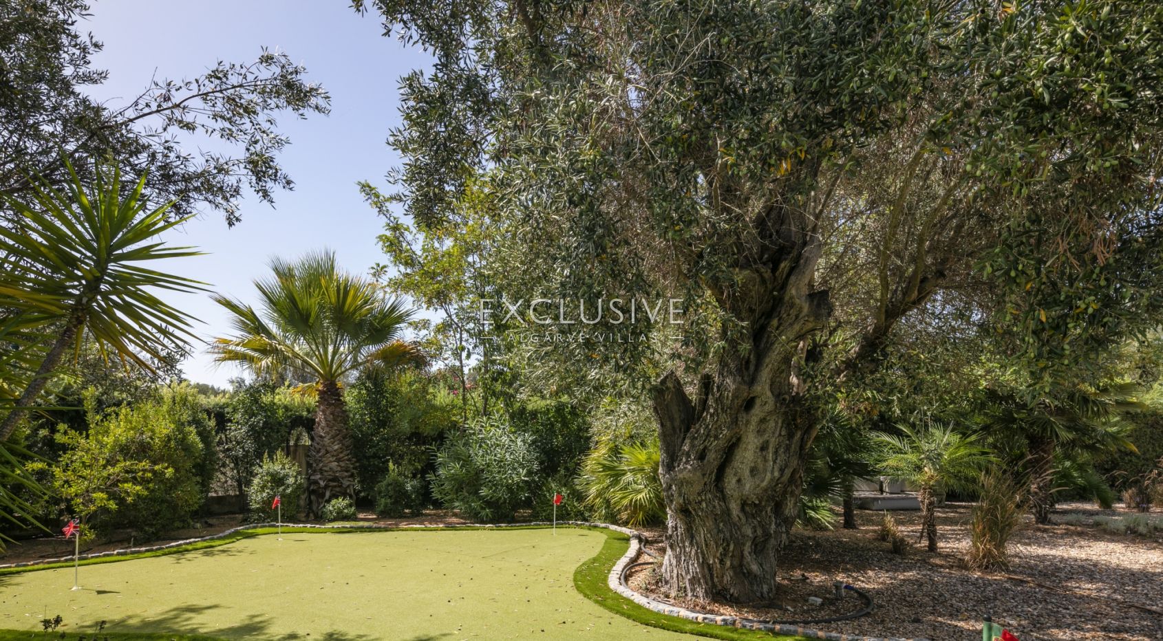Golf front villa 5 bedrooms Golf Resort in Carvoeiro on double plot with private pool